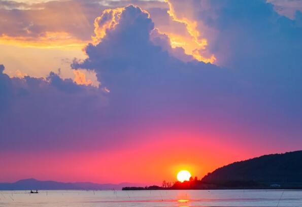 西山岛美丽晚霞