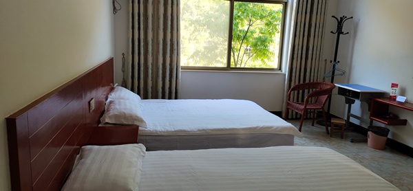 竹海环绕避暑胜地,星空阳光房体验田园雅趣(图6) 安吉以琳山庄标间