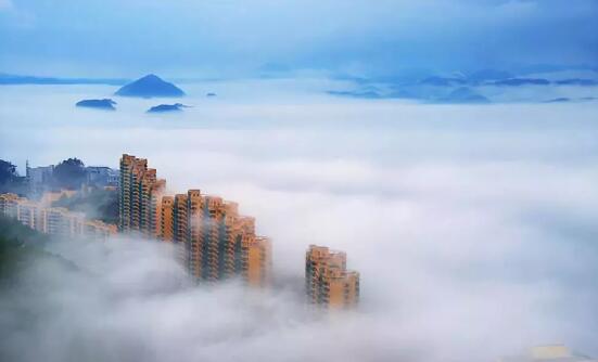 探寻“碧波万岛”秘境,解锁千岛湖核心景观与旅游特色(图1) 千岛湖镇的高楼