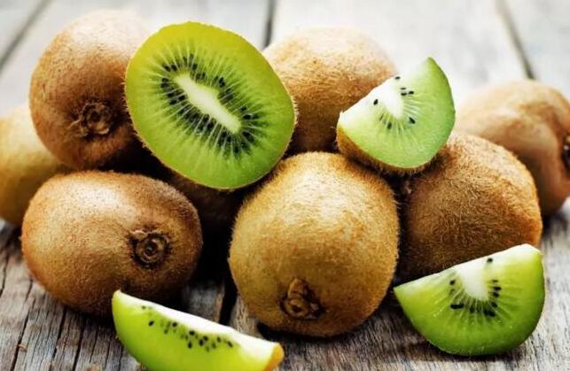 猕猴桃(图2) 切开的猕猴桃