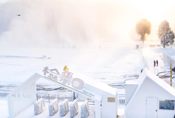 在临安昌化镇,风之谷也有了属于自己的滑雪场(图2) 滑雪场检票口