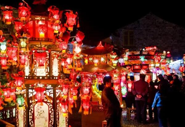 仙居花灯(图2) 集市上的仙居花灯