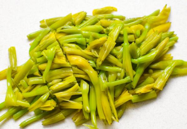 黄花菜(图2) 凉拌黄花菜