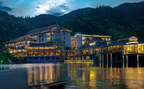 一个远离尘世的静谧之所——涵田度假村(图1) 度假村夜景