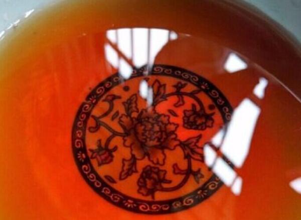 呈红色的红米酒