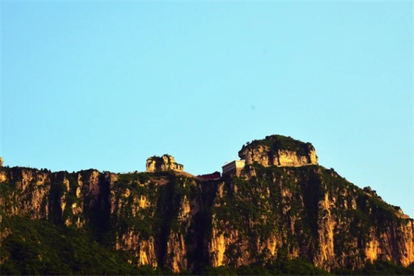 轿顶山:天脊龙脉与历史长城的壮丽交响(图3) 轿顶山