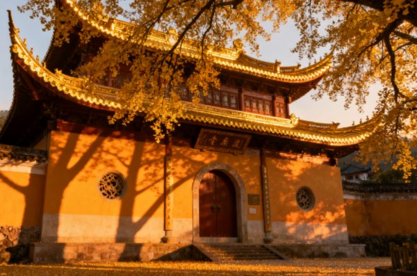 浅秋访灵峰:一寺、两杏、满竹香(图4) 寺庙飞檐