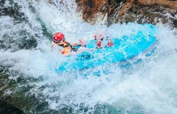 龙井峡漂流