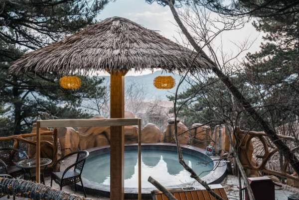 云上草原,南方雪场天花板(图3) 云下湖畔温泉