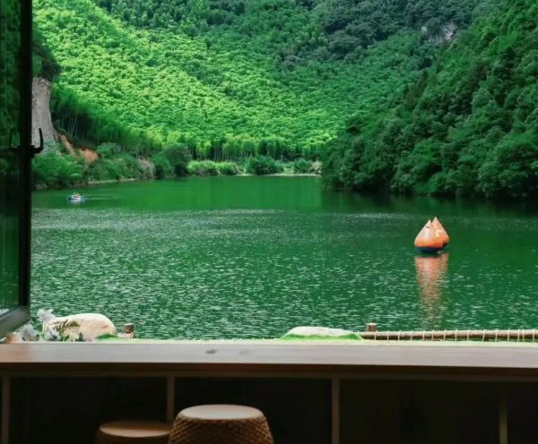 云上草原,南方雪场天花板(图4) 窗外湖景