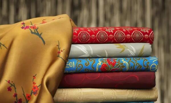 色彩艳丽的苏州丝绸