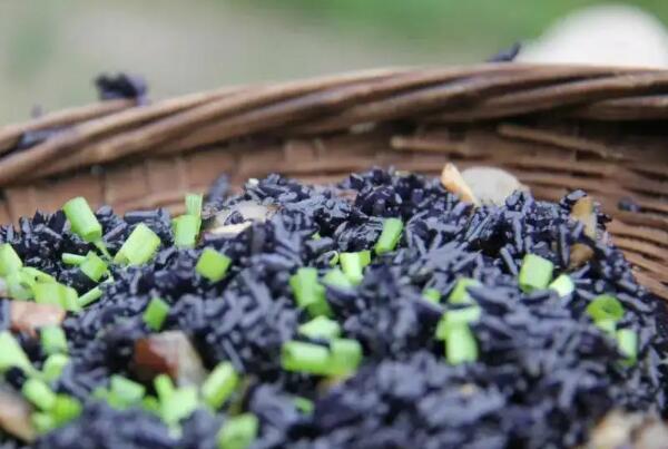 乌米饭(图3) 蒸乌米饭