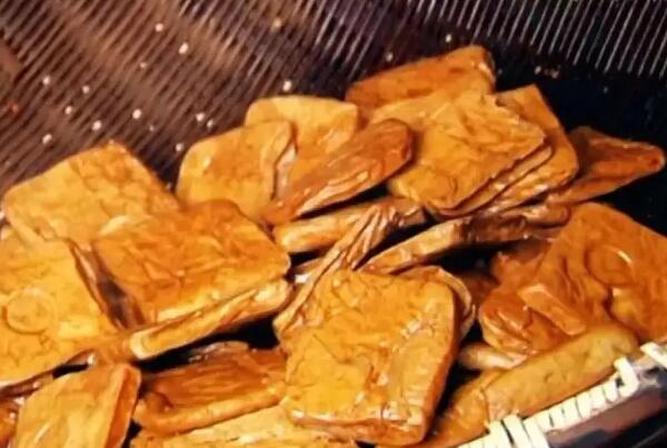 钟山豆腐干(图2) 篮筐里的钟山豆腐干