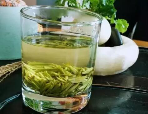 紫笋茶(图2) 泡开的长兴紫笋茶