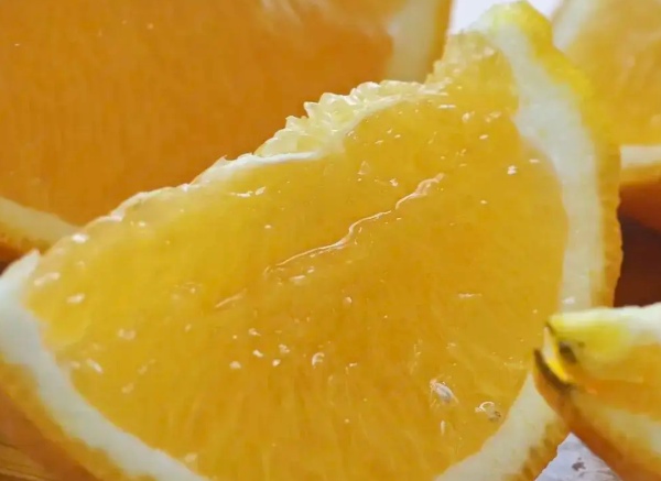 平远脐橙(图3) 切开的脐橙